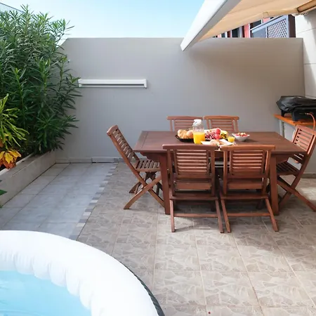 Feriehus Haus Mit 2 Pools Und Jacuzzi