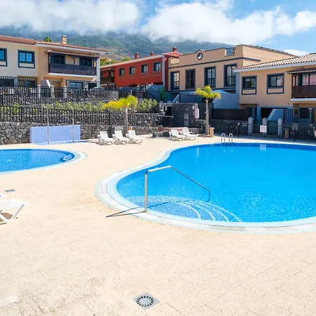 Holiday home Haus Mit 2 Pools Und Jacuzzi